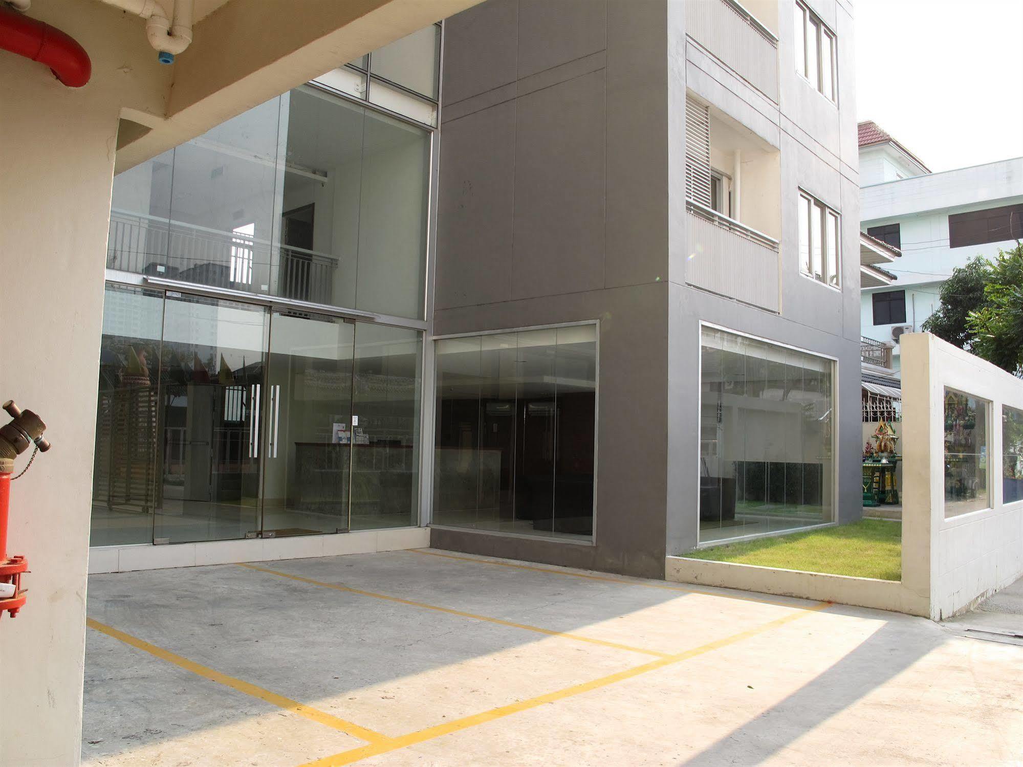 Utd Apartments Sukhumvit Ban Khlong Nang Li Eksteriør billede